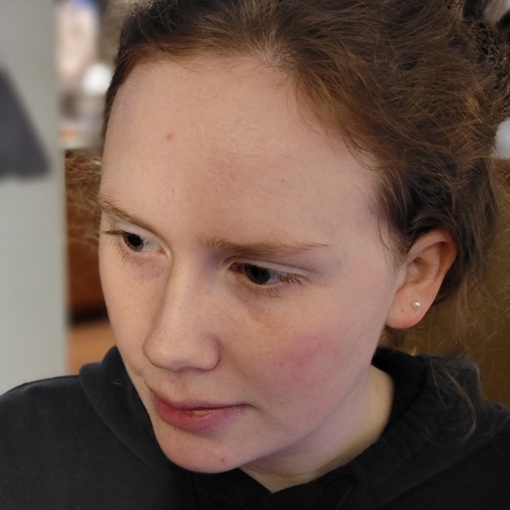 Meet your Posher, Courtney